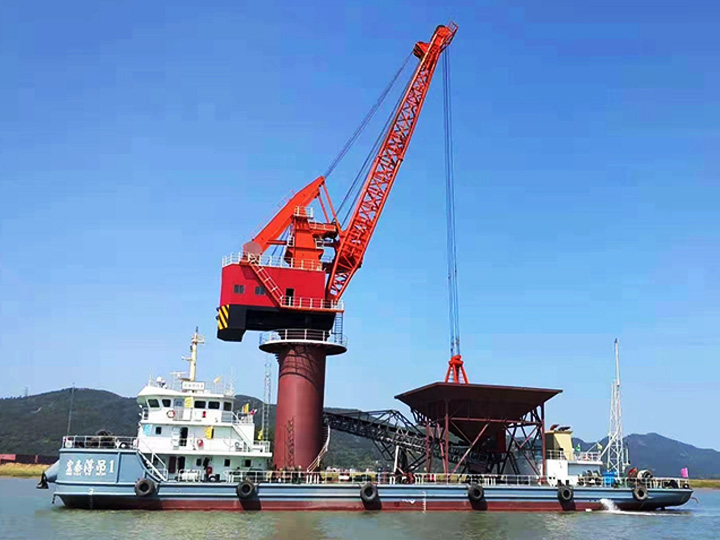 簡(jiǎn)述碼頭固定吊機(jī)的工作原理